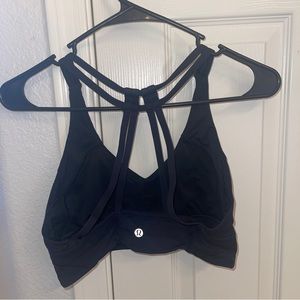 Lululemon bra - size 8 black adjustable
